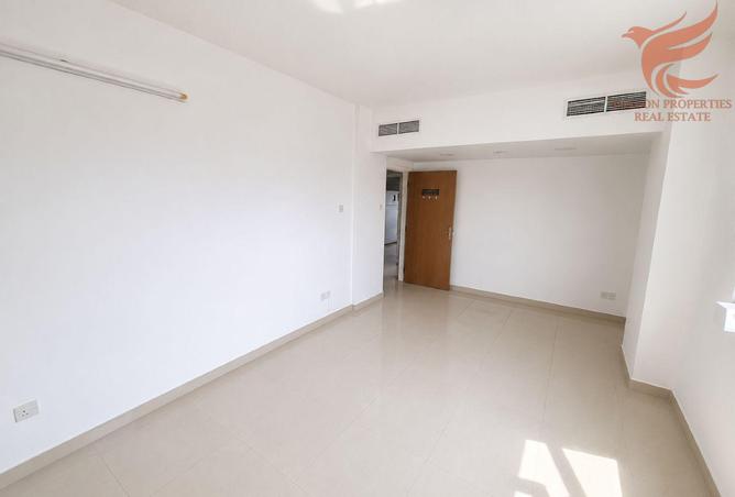 106838103 - Property Image 3