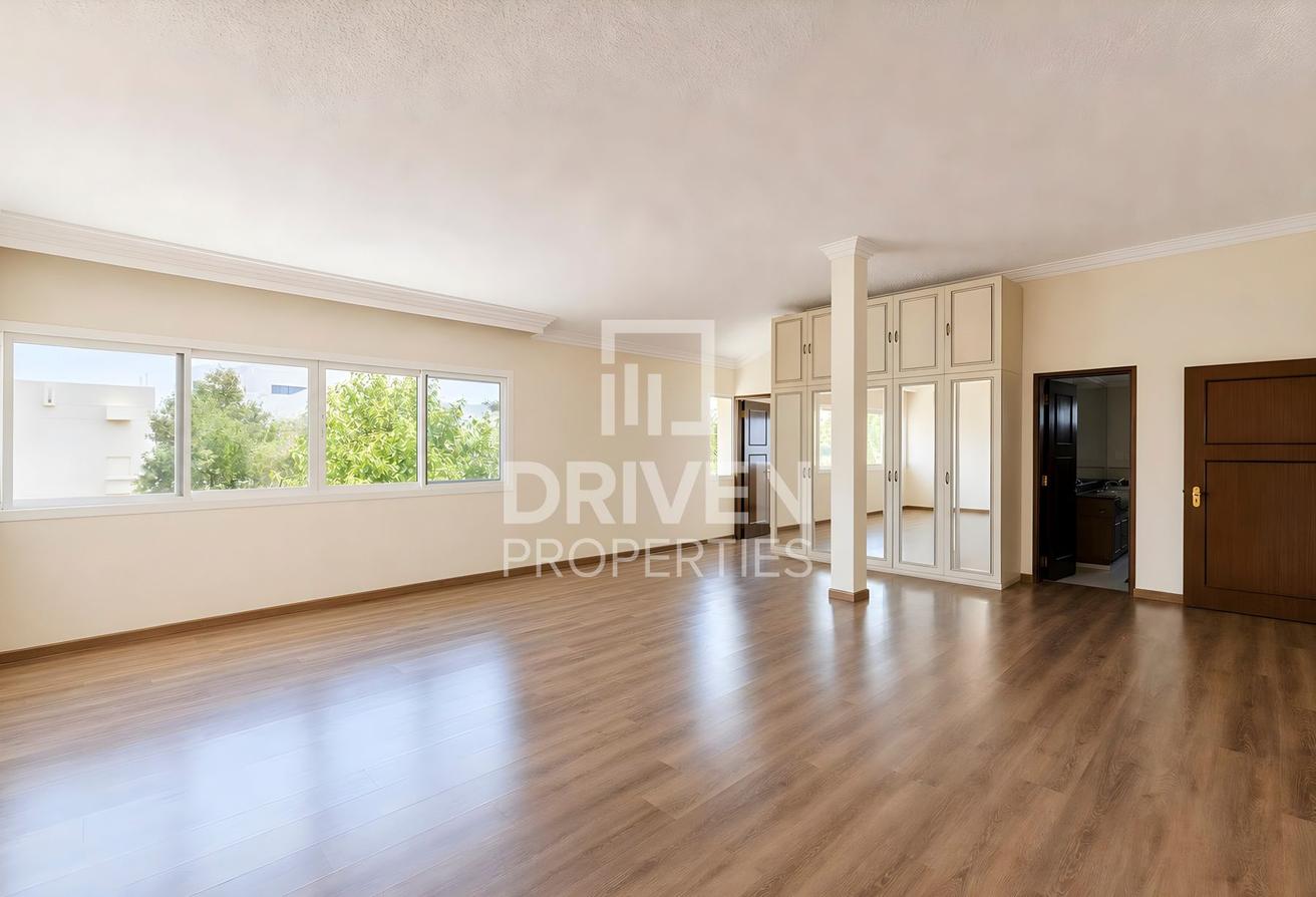 Stand Alone Villa | Large Layout | Skyline View photo 8