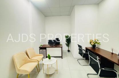 Office Space - Studio - 1 Bathroom for rent in Red Avenue - Al Garhoud - Dubai