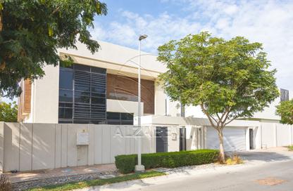 Villa - 4 Bedrooms - 6 Bathrooms for sale in West Yas - Yas Island - Abu Dhabi Villa - 4 Bedrooms - 6 Bathrooms for sale in West Yas - Yas Island - Abu Dhabi