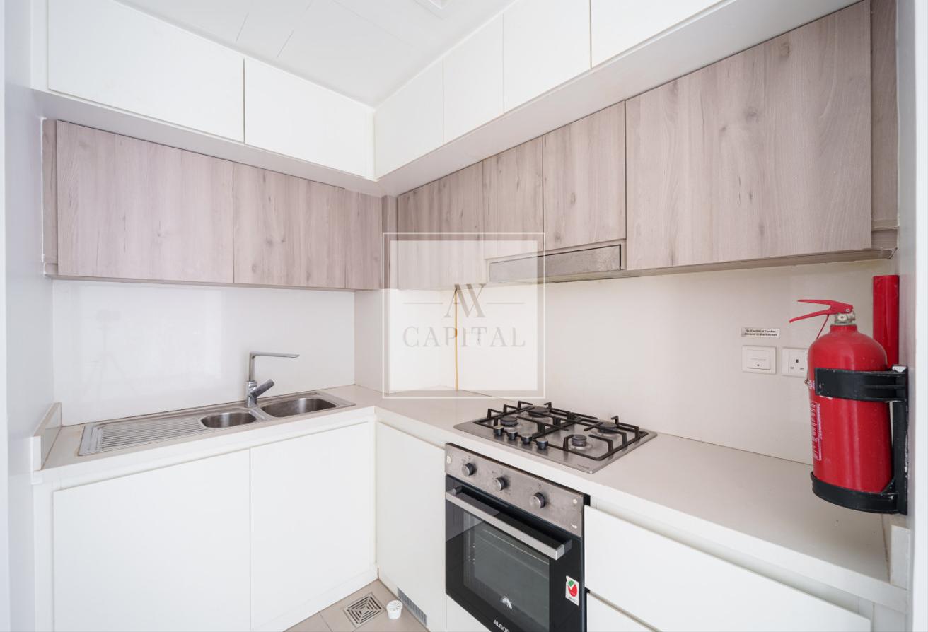 High floor | Close to Park | Unfurnished | Vacant photo 5