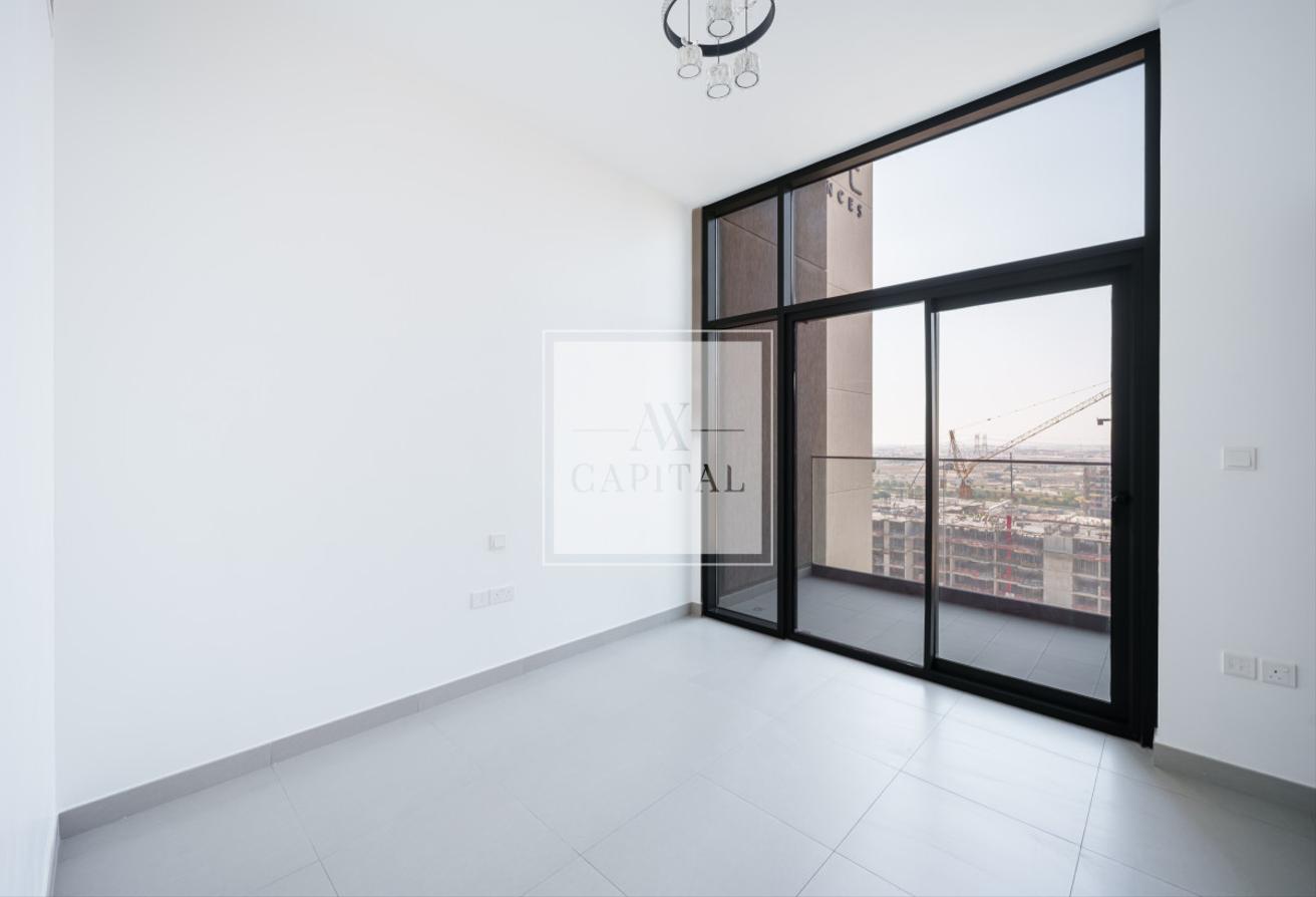 High floor | Close to Park | Unfurnished | Vacant photo 6