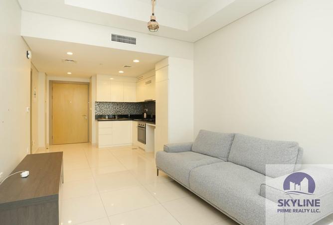 High Floor | Vacant | Semi-Furnished | Spacious