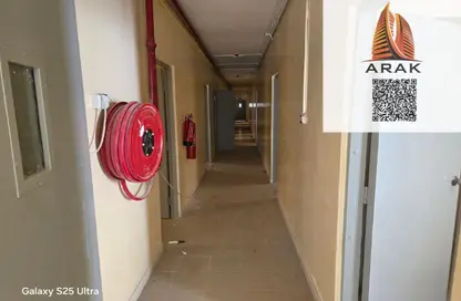 سكن عمال - غرفة نوم - 1 حمام للايجار في بناية اس جي 10 - المنطقة الصناعية رقم 10 - المنطقة الصناعية بالشارقة - الشارقة