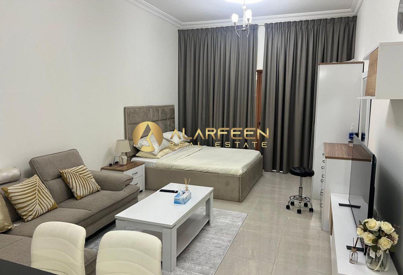 Modern Furnished | Spacious | Near To Circle Mall photo 2