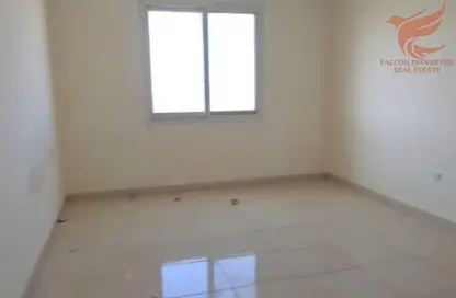 سكن الموظفين - استوديو - 8 حمامات للايجار في المرسى - الجزيرة الحمراء - قرية الحمرا - رأس الخيمة