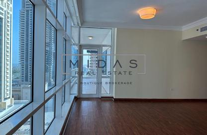 Apartment - 2 - 3 for rent in MAG 218 - Dubai Marina - Dubai