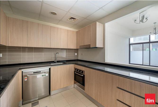 94016565 - Property Image 3