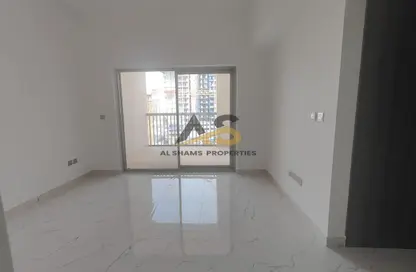 Apartment - 1 Bathroom for rent in Time 1 - Dubai Land Residence Complex - Dubai