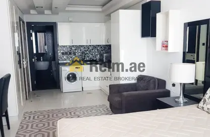 شقة - 1 حمام للايجار في جيوفاني بوتيك سويتس - مدينة دبي الرياضية - دبي