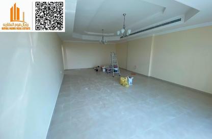 Apartment - 4 Bedrooms - 4 Bathrooms for rent in Cornish Tower - Al Rumaila - Ajman
