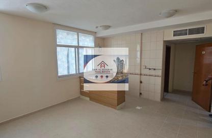 Apartment - Studio - 1 Bathroom for rent in Al Mujarrah - Al Sharq - Sharjah Apartment - Studio - 1 Bathroom for rent in Al Mujarrah - Al Sharq - Sharjah