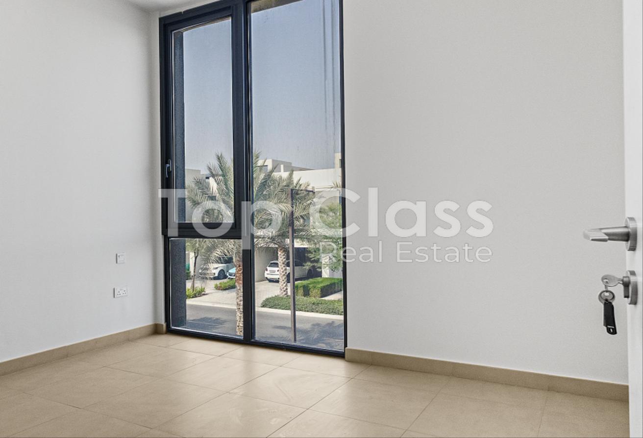 Unfurnished | Luxury | Park View | Inquire Now photo 4