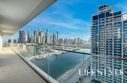 Apartment - 3 Bedrooms - 4 Bathrooms for rent in Palace Beach Residence Tower 1 - Palace Beach Residence - Emaar Beachfront - Dubai Harbour - Dubai