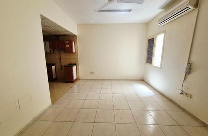 Apartment - Studio - 1 Bathroom for rent in Al Shamsi 1 - Muwaileh Commercial - Sharjah