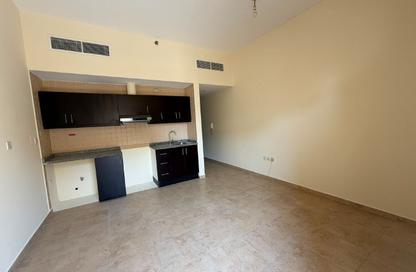 Apartment - Studio - 2 Bathrooms for rent in Silicon Gates 1 - Silicon Gates - Dubai Silicon Oasis - Dubai