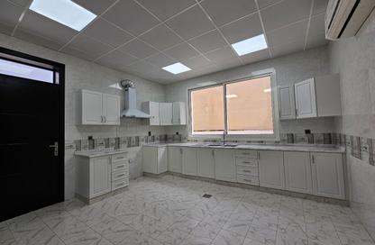 Villa - 4 Bedrooms - 6 Bathrooms for rent in Al Quoz 2 - Al Quoz - Dubai
