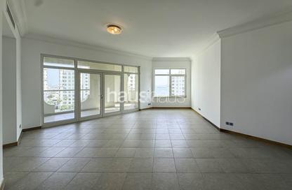 Apartment - 3 - 4 for rent in Abu Keibal - Shoreline Apartments - Palm Jumeirah - Dubai
