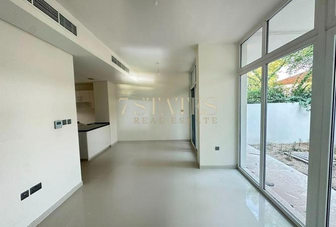 VACANT | CHEAPEST IN THE MARKET | 1 CHEQUE ONLY photo 2
