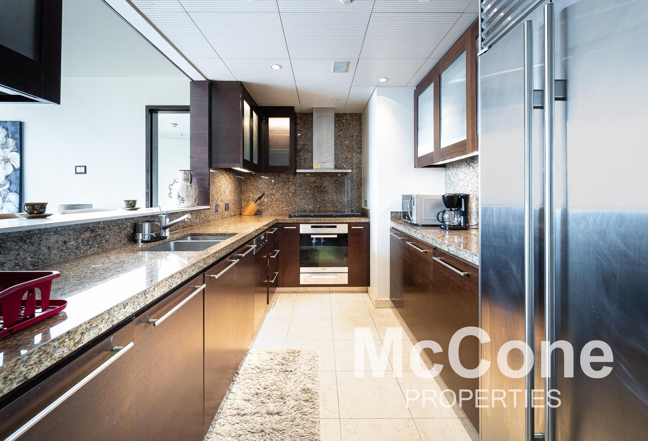Spacious | Fountain View | Above Level photo 6