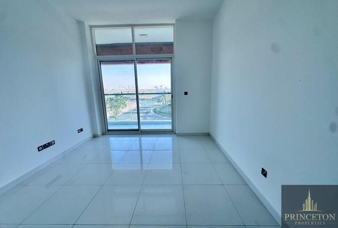 74236407 - Property Image 3