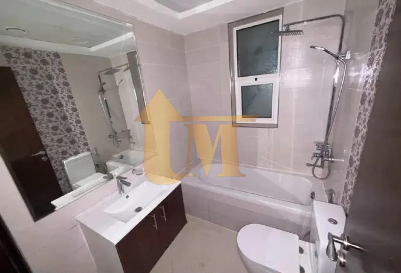 WELL MAINTAINED | SPACIOUS STUDIO | NEXT TO PARK photo 5