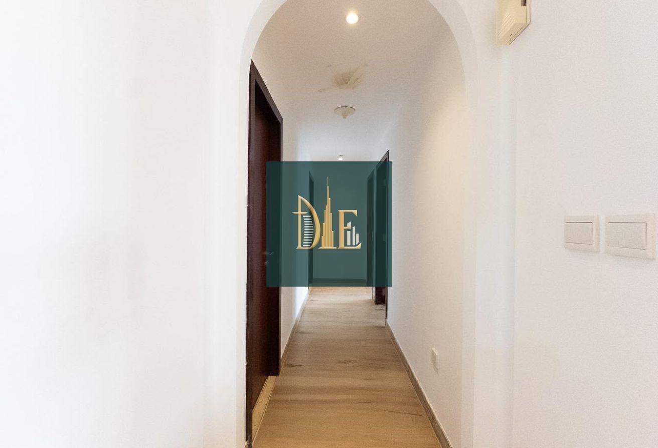 Fully Furnished | Stunning Water Views | Vacant photo 19