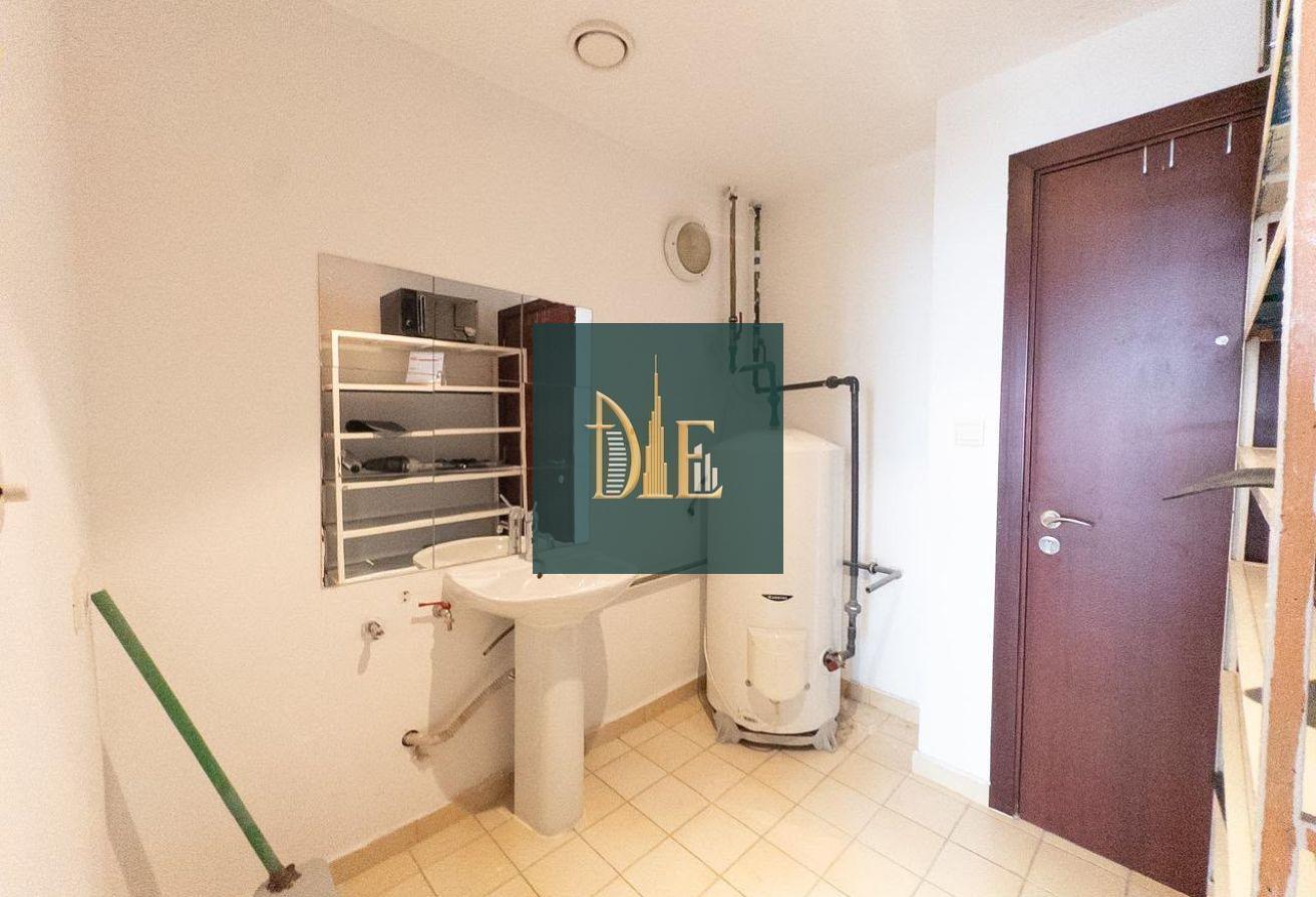 Fully Furnished | Stunning Water Views | Vacant photo 28