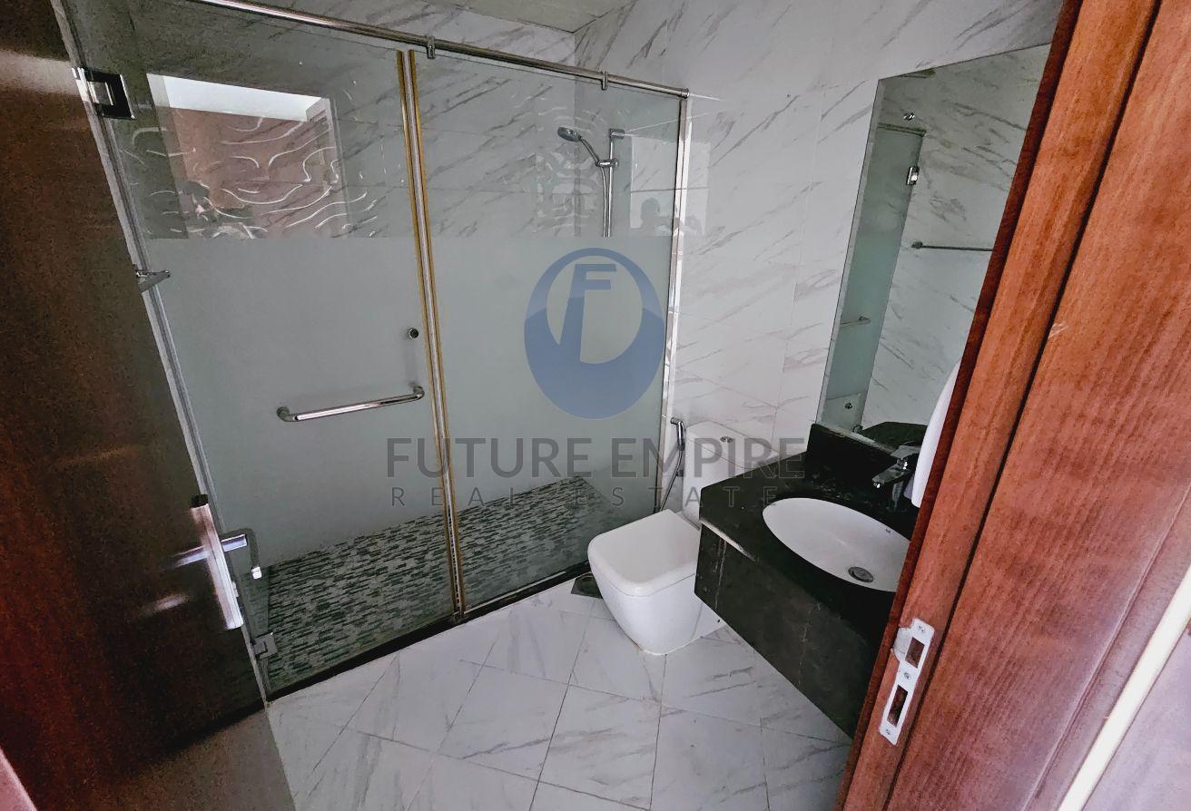 Luxurious 1BR + Balcony |NEAR METRO| Ready to Move photo 8
