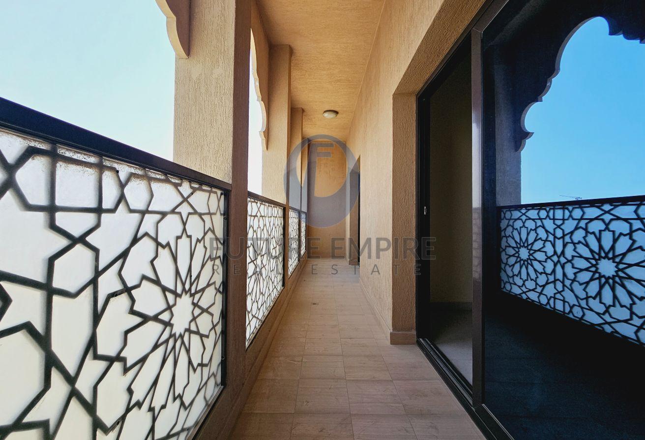 Luxurious 1BR + Balcony |NEAR METRO| Ready to Move photo 5