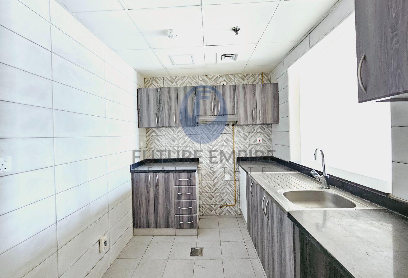 Luxurious 1BR + Balcony |NEAR METRO| Ready to Move photo 2