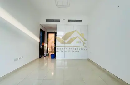 Apartment - 1 Bedroom - 2 Bathrooms for rent in Jumeirah Garden City - Al Satwa - Dubai