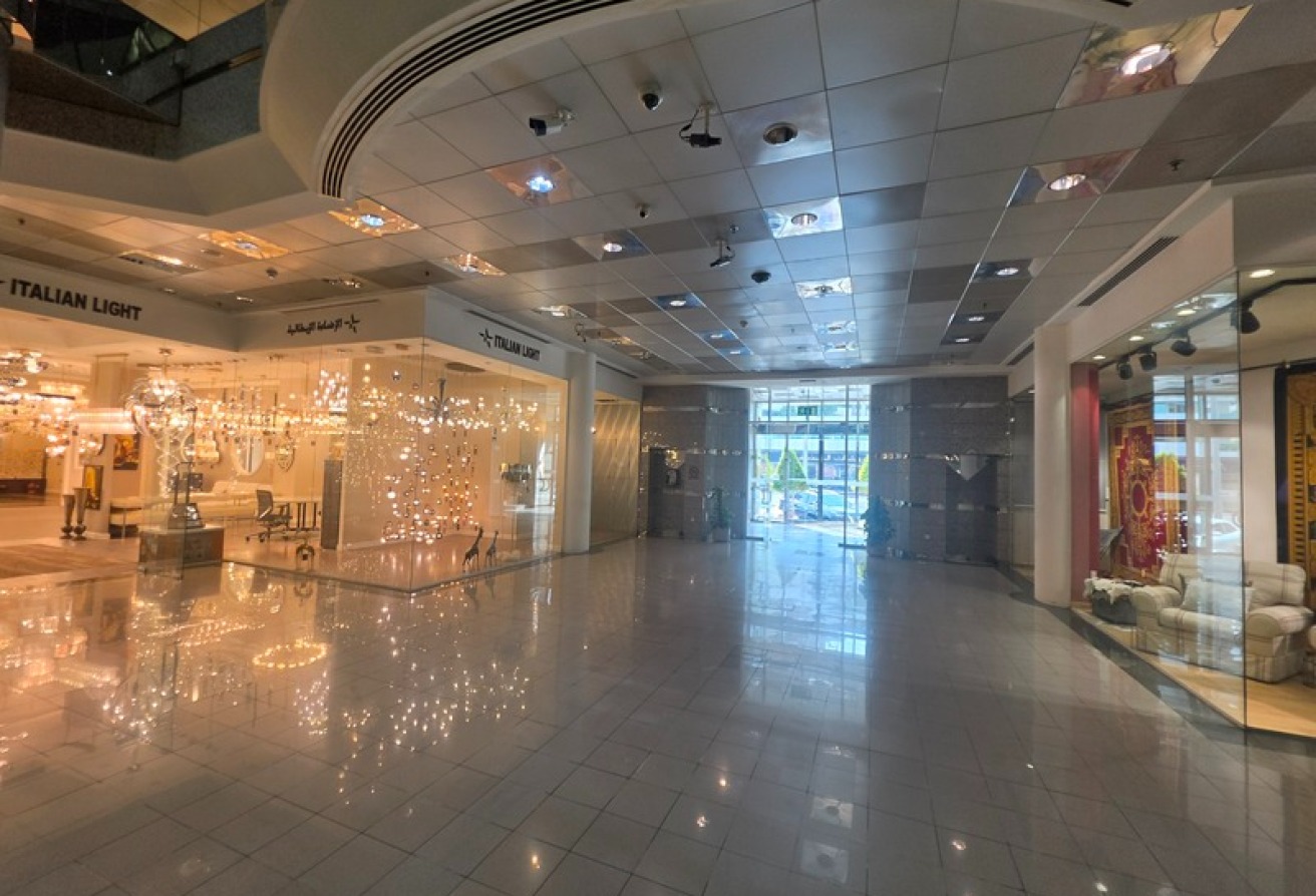 SPACIOUS RETAIL SHOP | PRIME LOCATION | OUD METHA gallery image