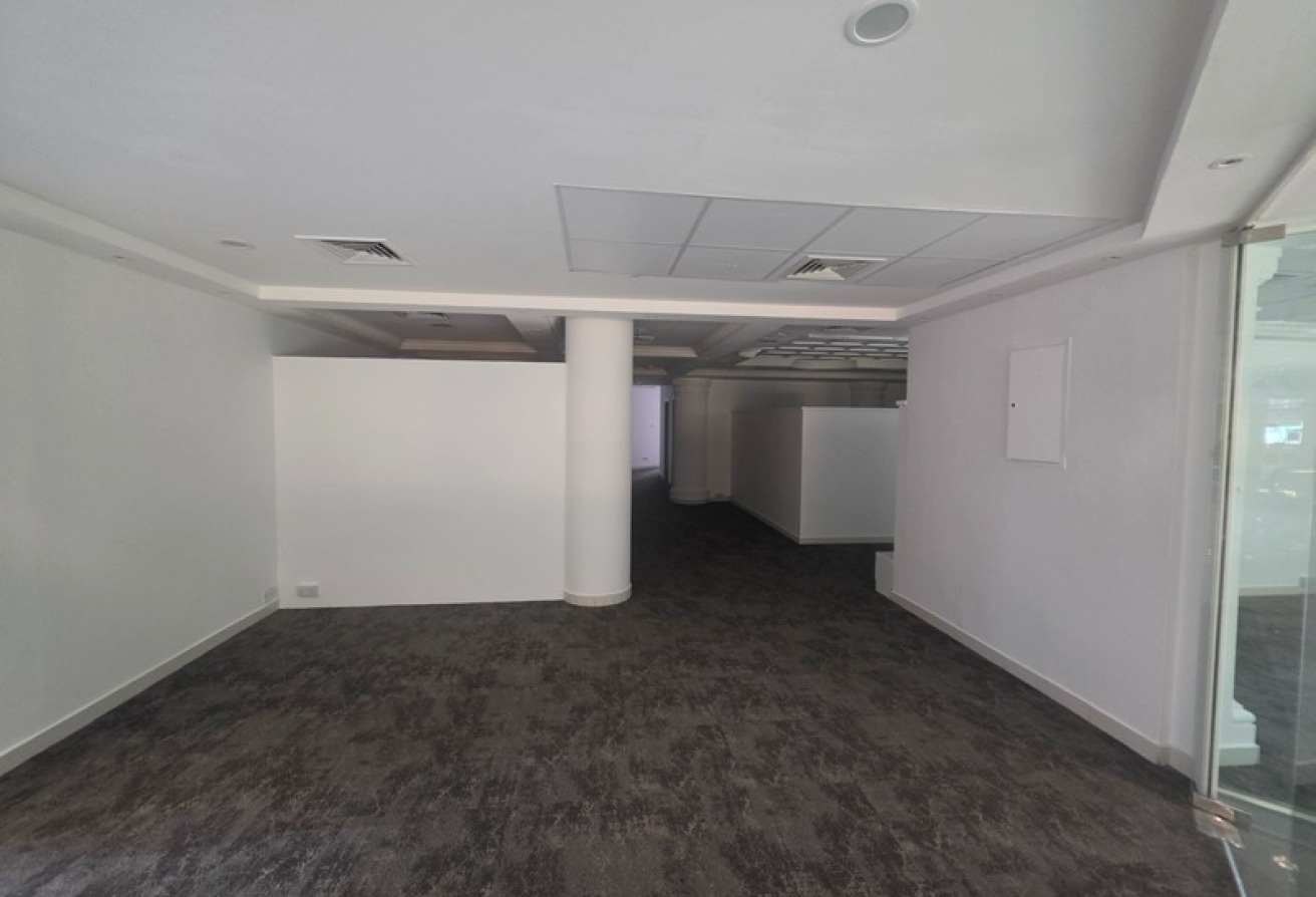 SPACIOUS RETAIL SHOP | PRIME LOCATION | OUD METHA gallery image