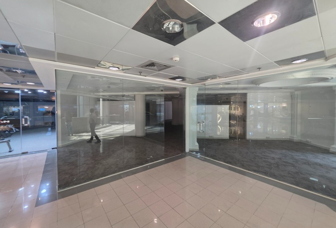 SPACIOUS RETAIL SHOP | PRIME LOCATION | OUD METHA gallery image