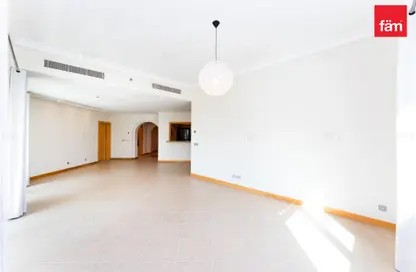 Apartment - 3 Bedrooms - 4 Bathrooms for rent in Al Das - Shoreline Apartments - Palm Jumeirah - Dubai