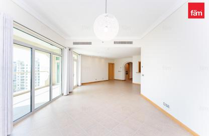 Apartment - 3 Bedrooms - 4 Bathrooms for rent in Al Das - Shoreline Apartments - Palm Jumeirah - Dubai