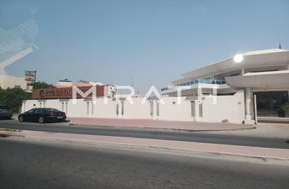 Shop - Studio - 4 Bathrooms for rent in Umm Suqeim 2 Villas - Umm Suqeim 2 - Umm Suqeim - Dubai