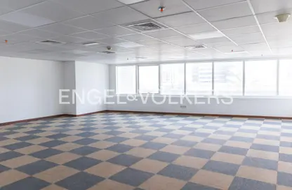 Office Space - Studio - 1 Bathroom for rent in One Lake Plaza - JLT Cluster T - Jumeirah Lake Towers - Dubai
