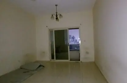 شقة - 3 غرف نوم - 3 حمامات للايجار في شارع التعاون الجديد - التعاون - الشارقة شقة - 3 غرف نوم - 3 حمامات للايجار في شارع التعاون الجديد - التعاون - الشارقة