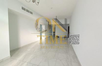 Apartment - 3 Bedrooms - 3 Bathrooms for rent in Corniche Tower - Ajman Corniche Road - Ajman