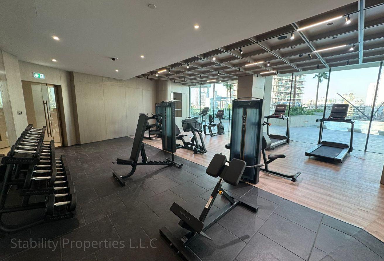 SPACIOUS LAYOUT | PREMIUM AMENTIES | SKYLINE VIEW photo 13