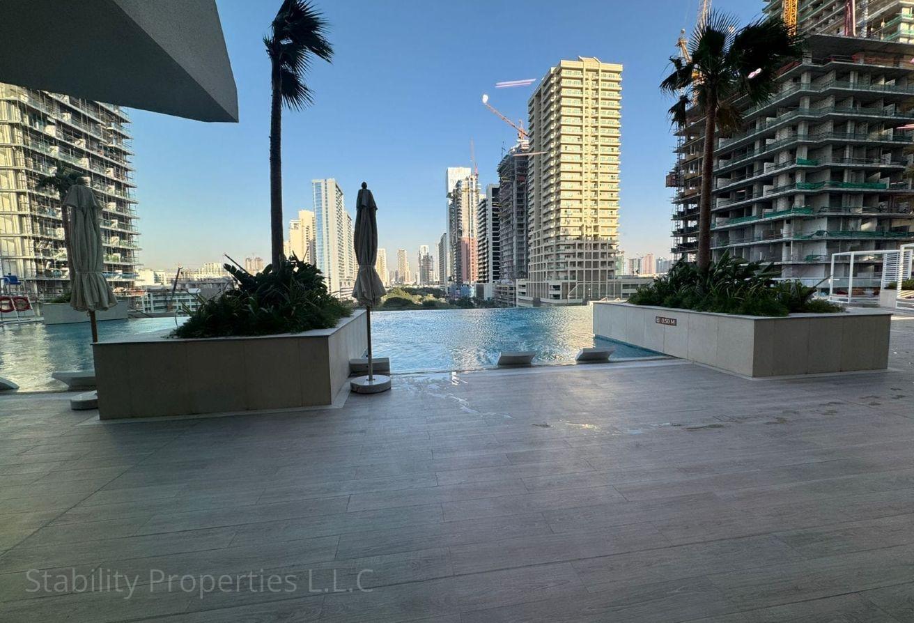 SPACIOUS LAYOUT | PREMIUM AMENTIES | SKYLINE VIEW photo 12
