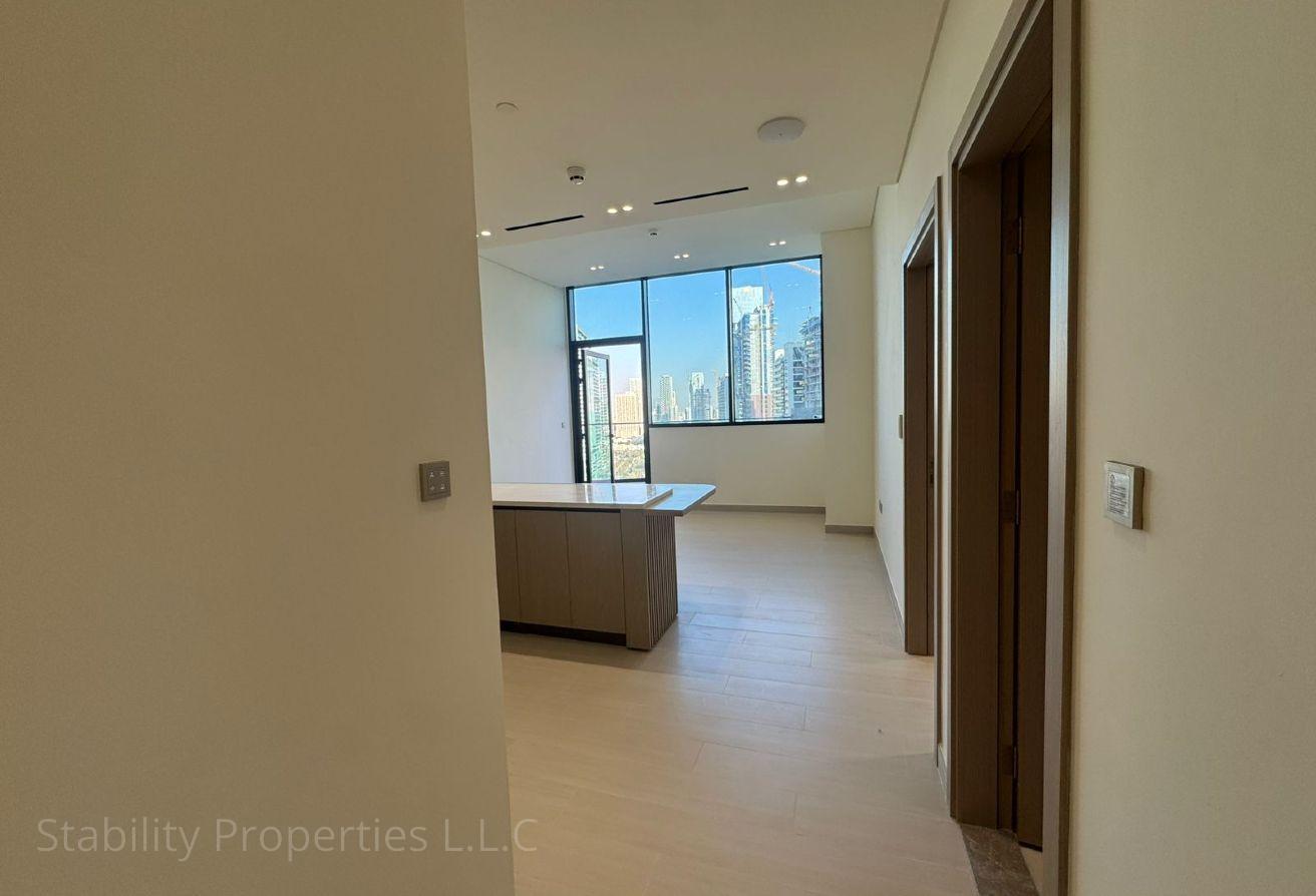 SPACIOUS LAYOUT | PREMIUM AMENTIES | SKYLINE VIEW photo 7
