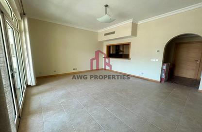 Apartment - 2 Bedrooms - 4 Bathrooms for rent in Al Das - Shoreline Apartments - Palm Jumeirah - Dubai