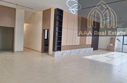 Villa - 5 Bedrooms - 7 Bathrooms for rent in Al Aweer 1 - Al Aweer - Dubai