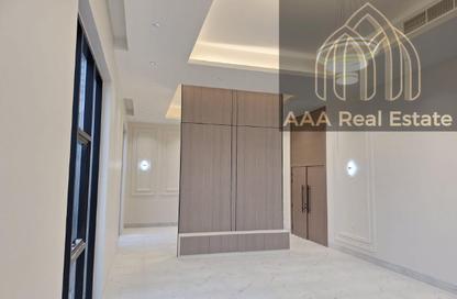 Villa - 5 Bedrooms - 7 Bathrooms for rent in Al Aweer 1 - Al Aweer - Dubai
