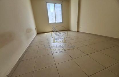 Apartment - 2 - 2 for rent in Al Qulaya'ah - Al Sharq - Sharjah