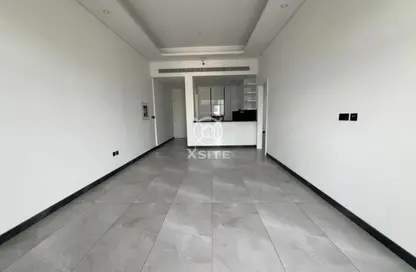 شقة - غرفة نوم - 2 حمامات للايجار في كيرف باي سيترو - ارجان - دبي شقة - غرفة نوم - 2 حمامات للايجار في كيرف باي سيترو - ارجان - دبي