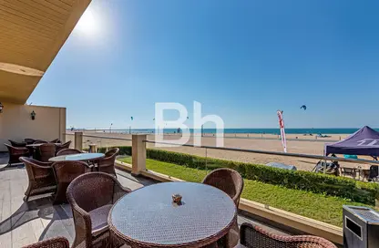 Apartment - 1 Bedroom - 1 Bathroom for rent in Roda Beach Resort Villas - Jumeirah 3 - Jumeirah - Dubai
